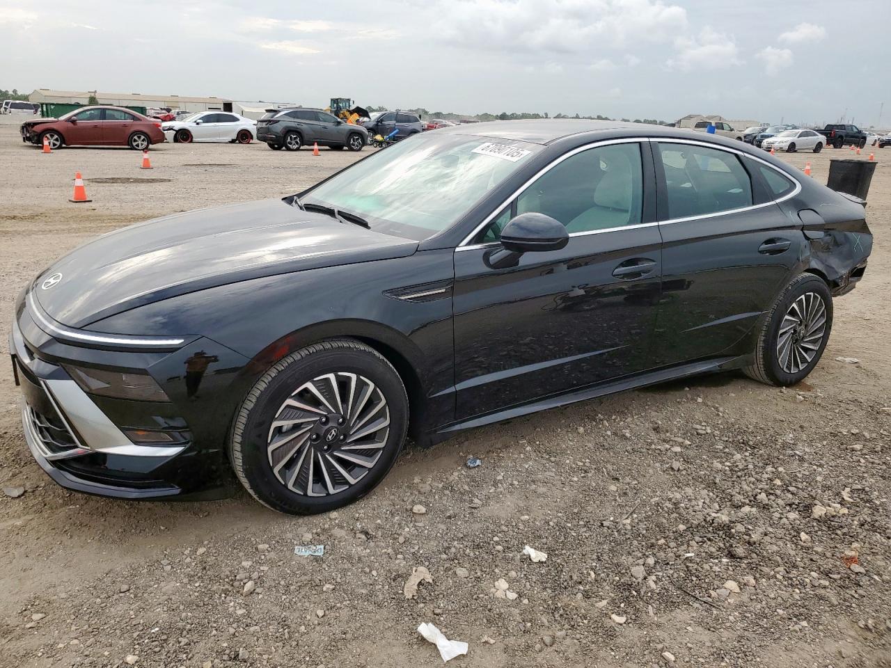 HYUNDAI SONATA HYBRID