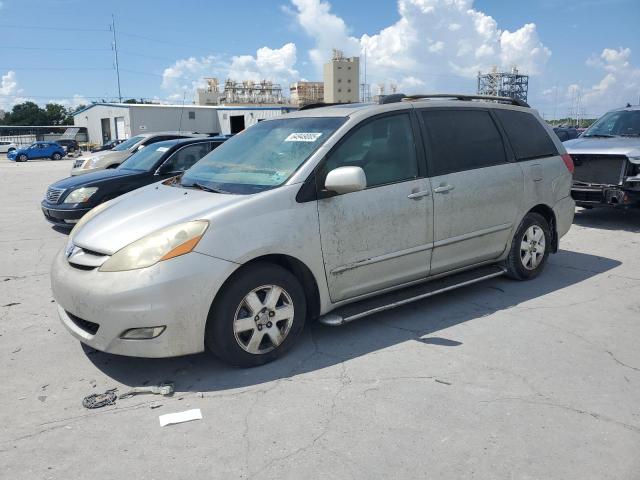TOYOTA SIENNA XLE