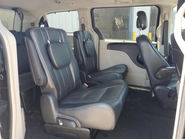 2016 CHRYSLER TOWN & COU 2C4RC1CG5GR208498