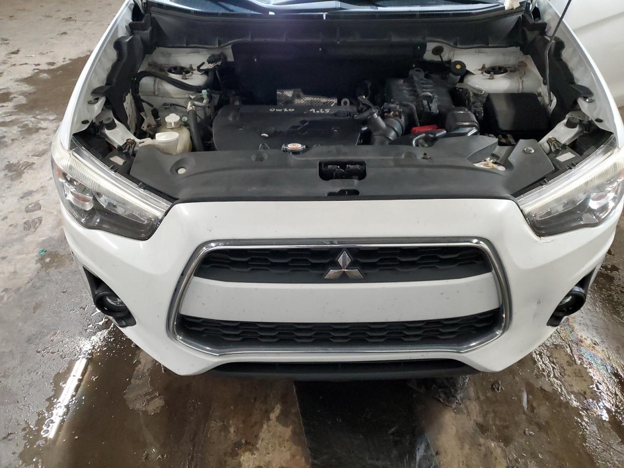 MITSUBISHI OUTLANDER SE