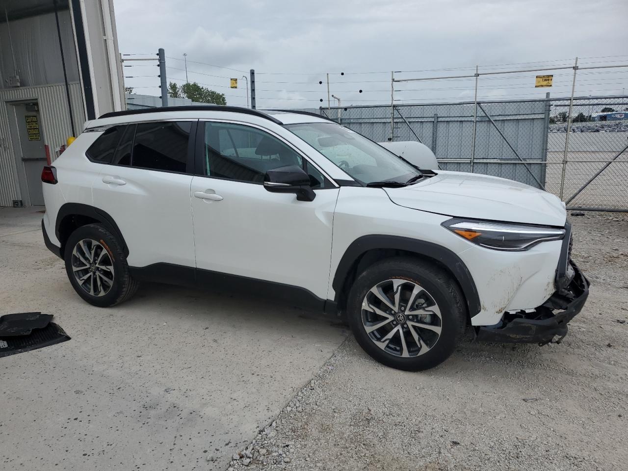 TOYOTA COROLLA CROSS XLE