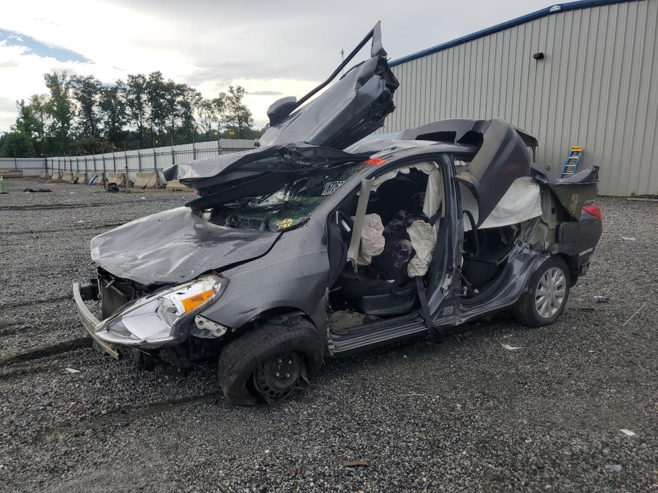 NISSAN VERSA S