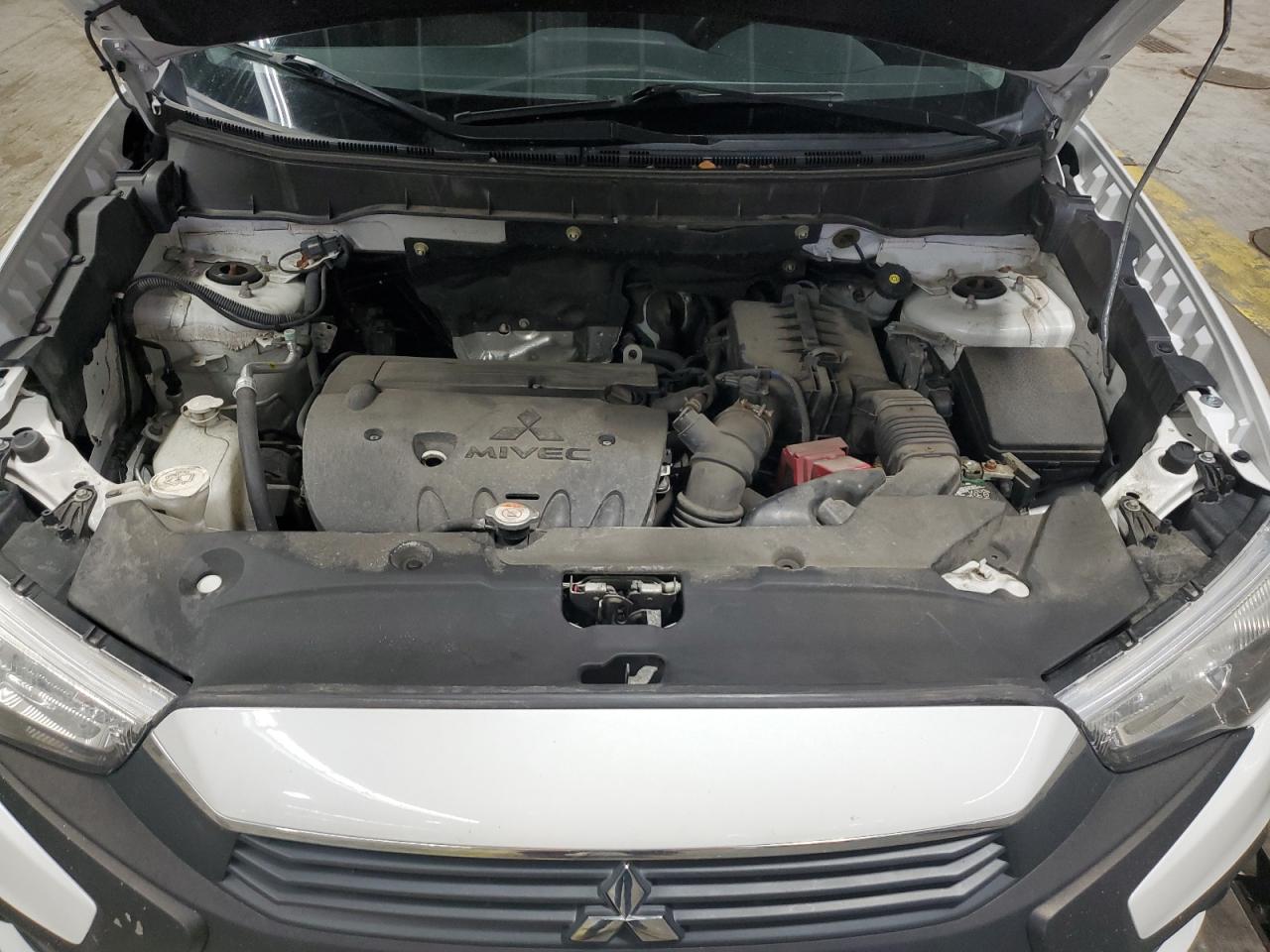 MITSUBISHI OUTLANDER ES