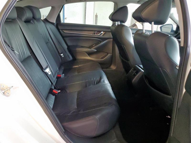 2018 HONDA ACCORD TOU - 1HGCV3F97JA016912