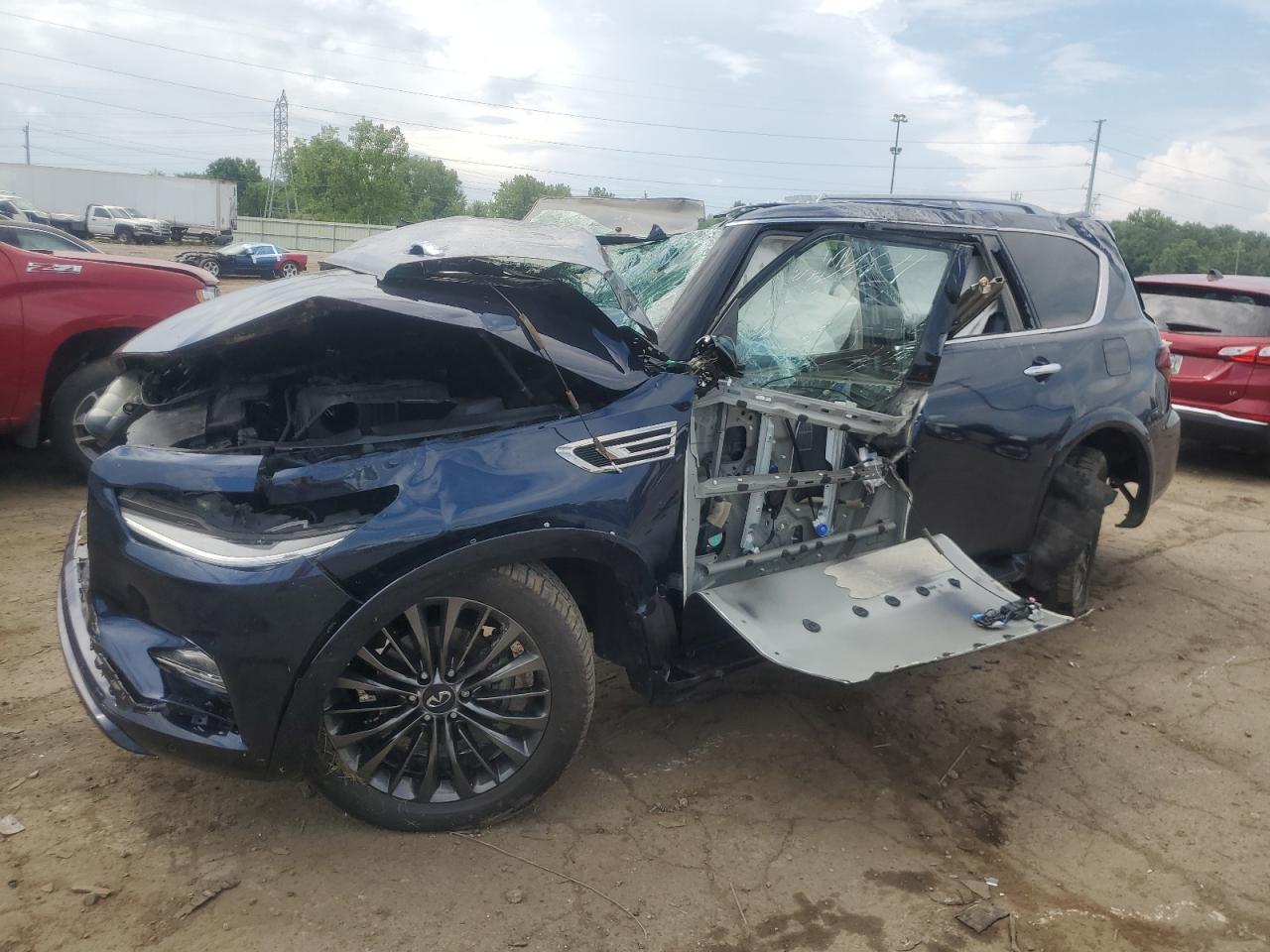 INFINITI QX80 LUXE