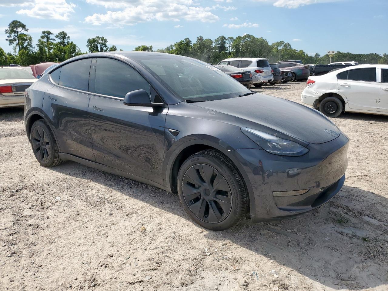 TESLA MODEL Y