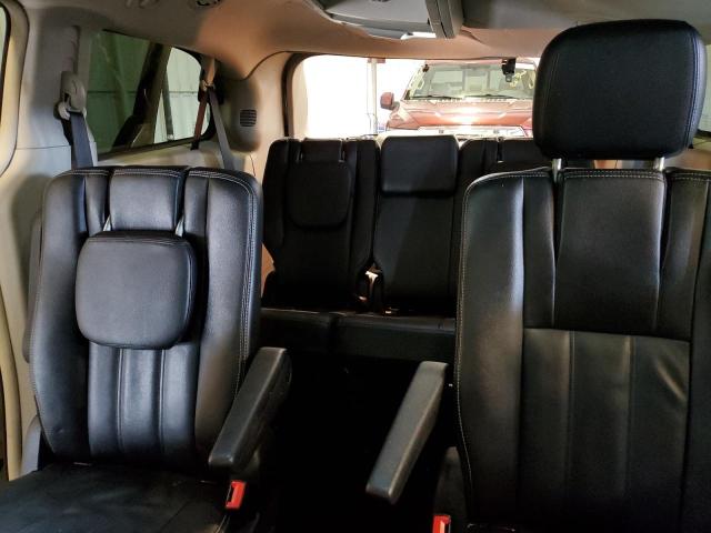 2015 CHRYSLER TOWN & COU 2C4RC1BG9FR636817