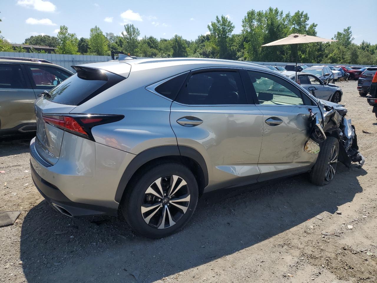 LEXUS NX 300 BASE