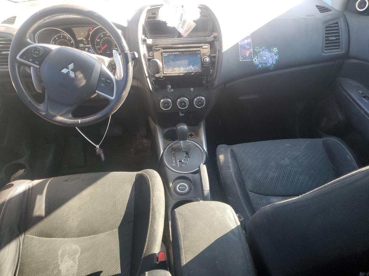 MITSUBISHI OUTLANDER SE