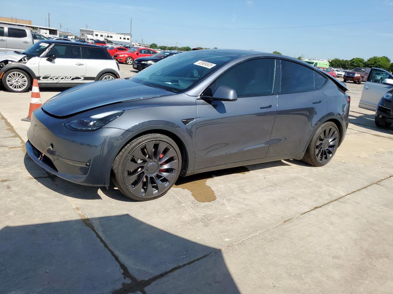TESLA MODEL Y