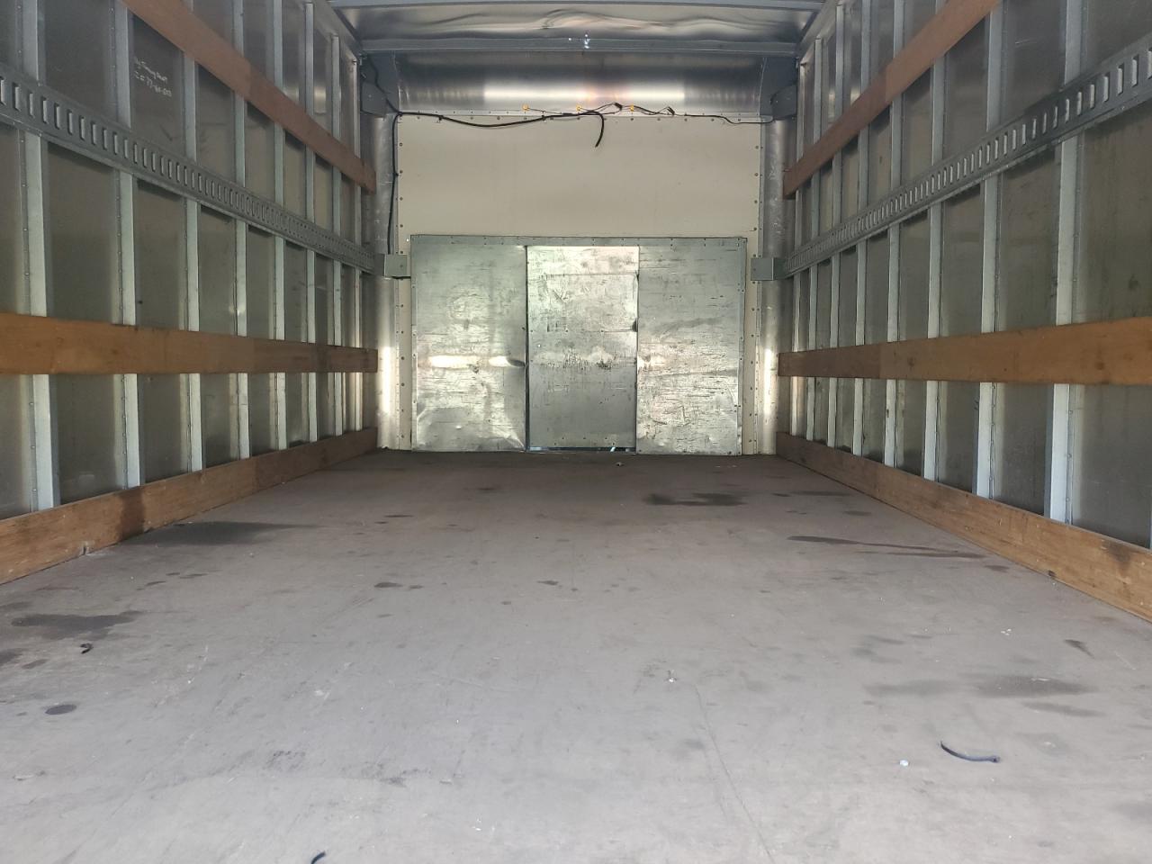 FORD ECONOLINE E450 SUPER DUTY CUTAWAY VAN