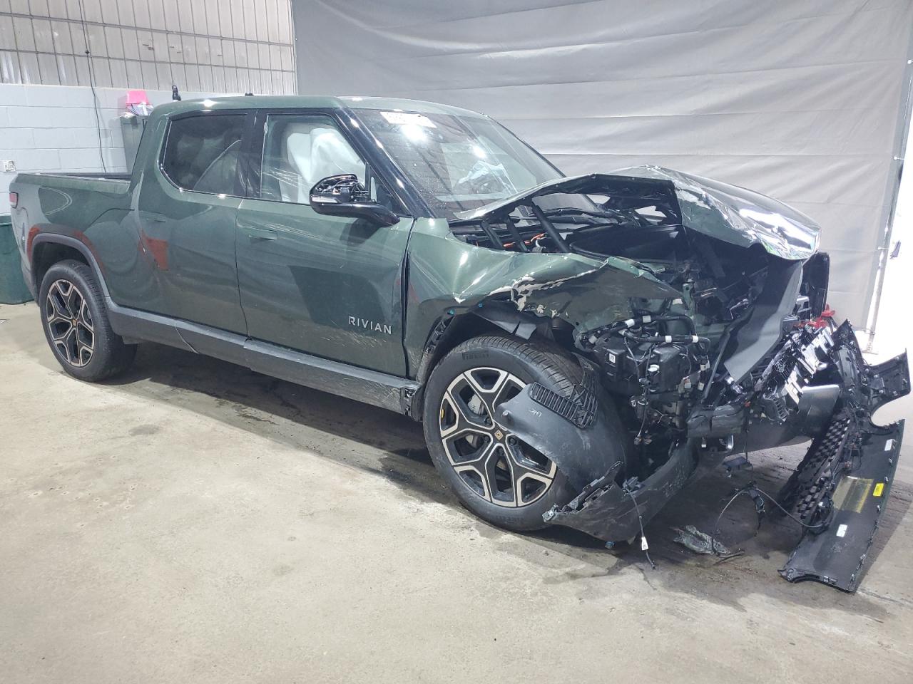 RIVIAN R1T ADVENTURE