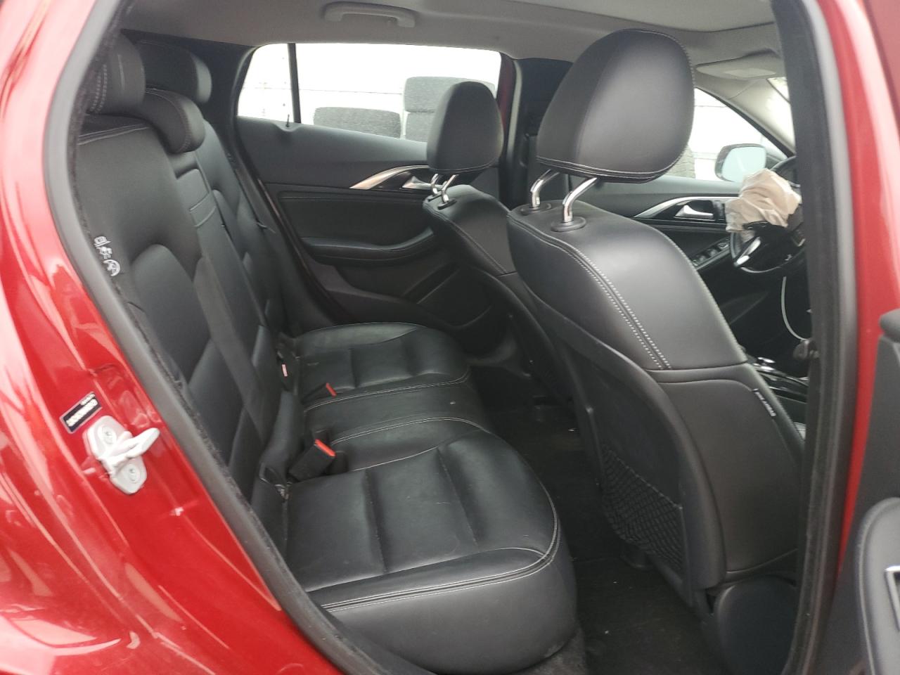 INFINITI QX30 BASE