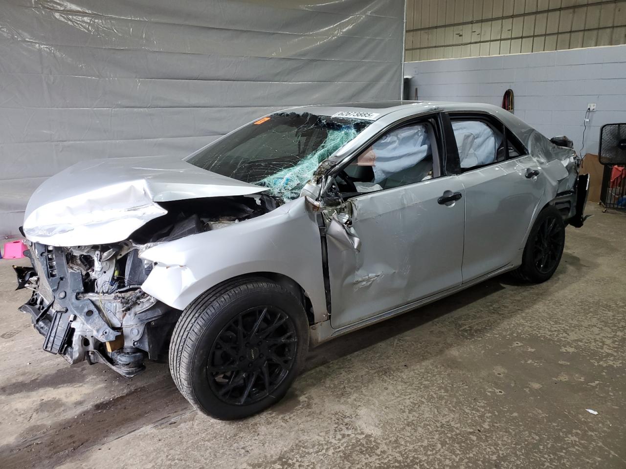 TOYOTA CAMRY BASE