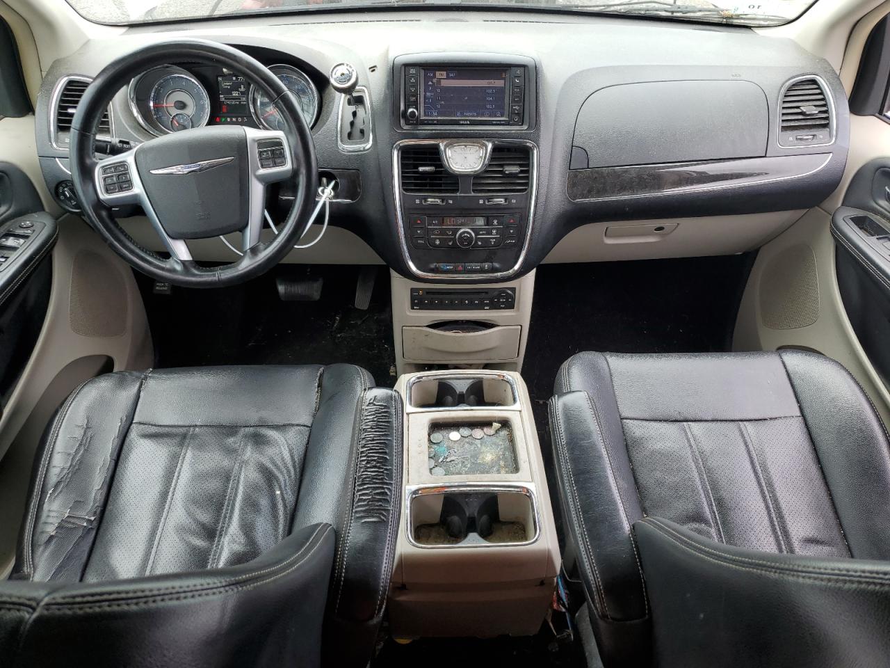 CHRYSLER TOWN & COUNTRY TOURING L