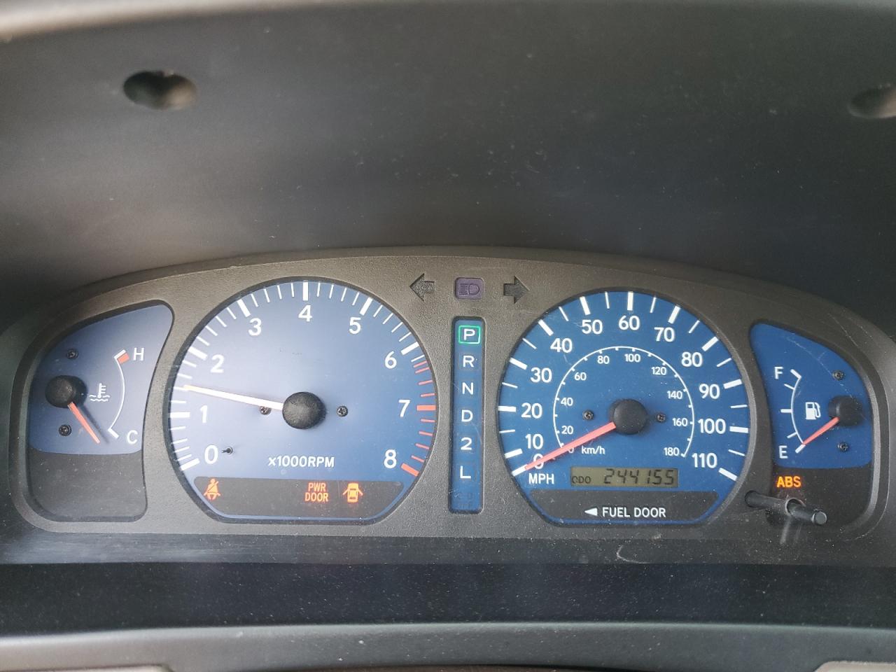 Lot #3304529461 2001 TOYOTA SIENNA LE