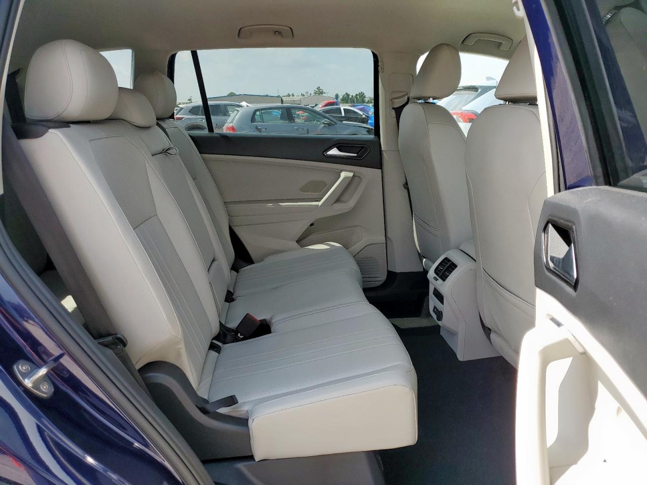 VOLKSWAGEN TIGUAN SE