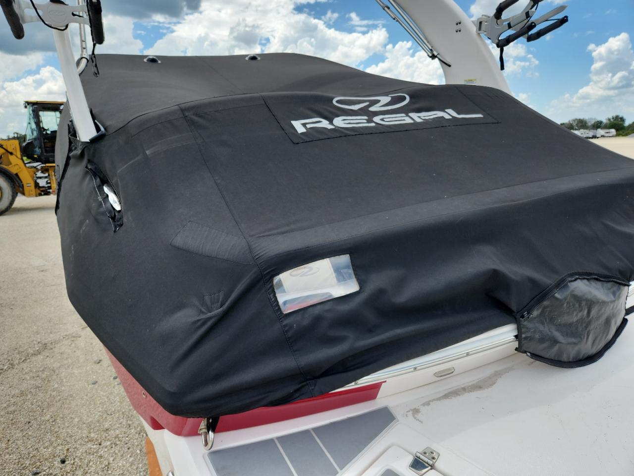 Lot #3225478000 2020 REGAL BOAT