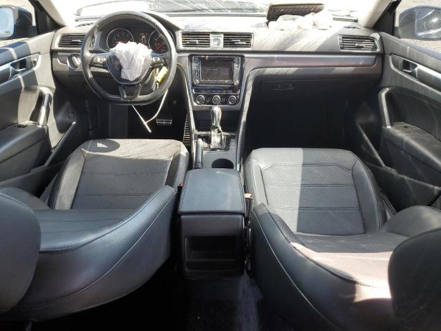 2017 VOLKSWAGEN PASSAT R-L 1VWDT7A32HC044017