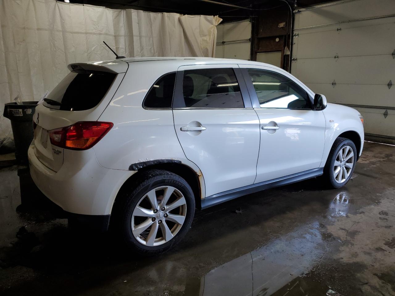 MITSUBISHI OUTLANDER SE