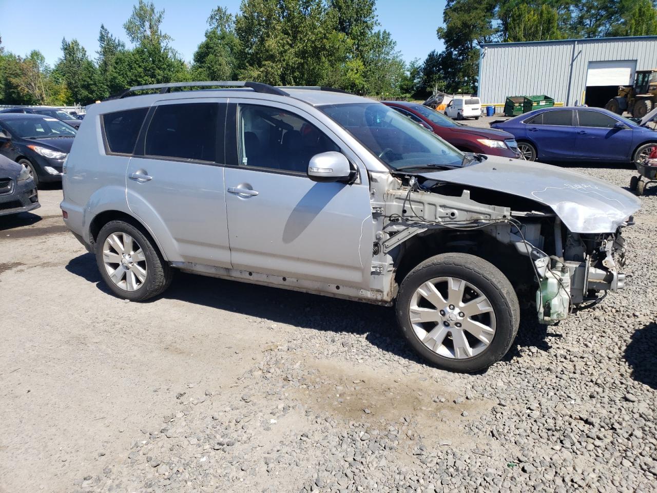 MITSUBISHI OUTLANDER SE