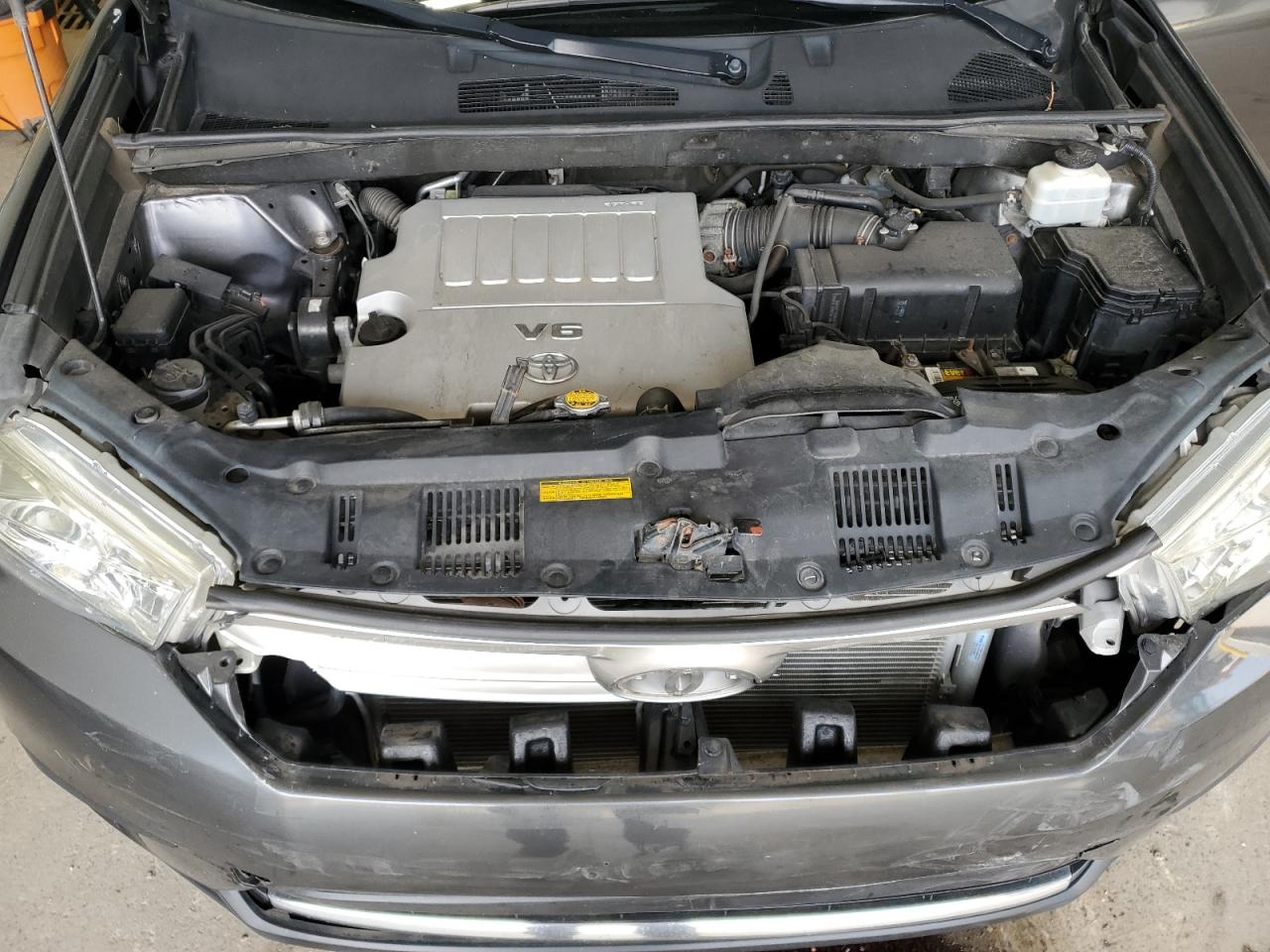 TOYOTA HIGHLANDER BASE