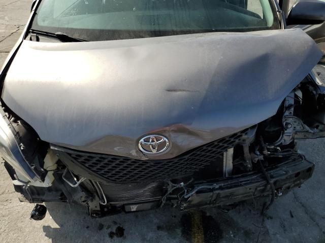 2017 TOYOTA SIENNA SE 5TDXZ3DC9HS817678