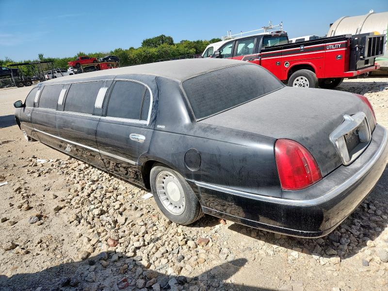 LINCOLN TOWN CAR E 2002 black limousin gas 1L1FM81W02Y635348 photo #3