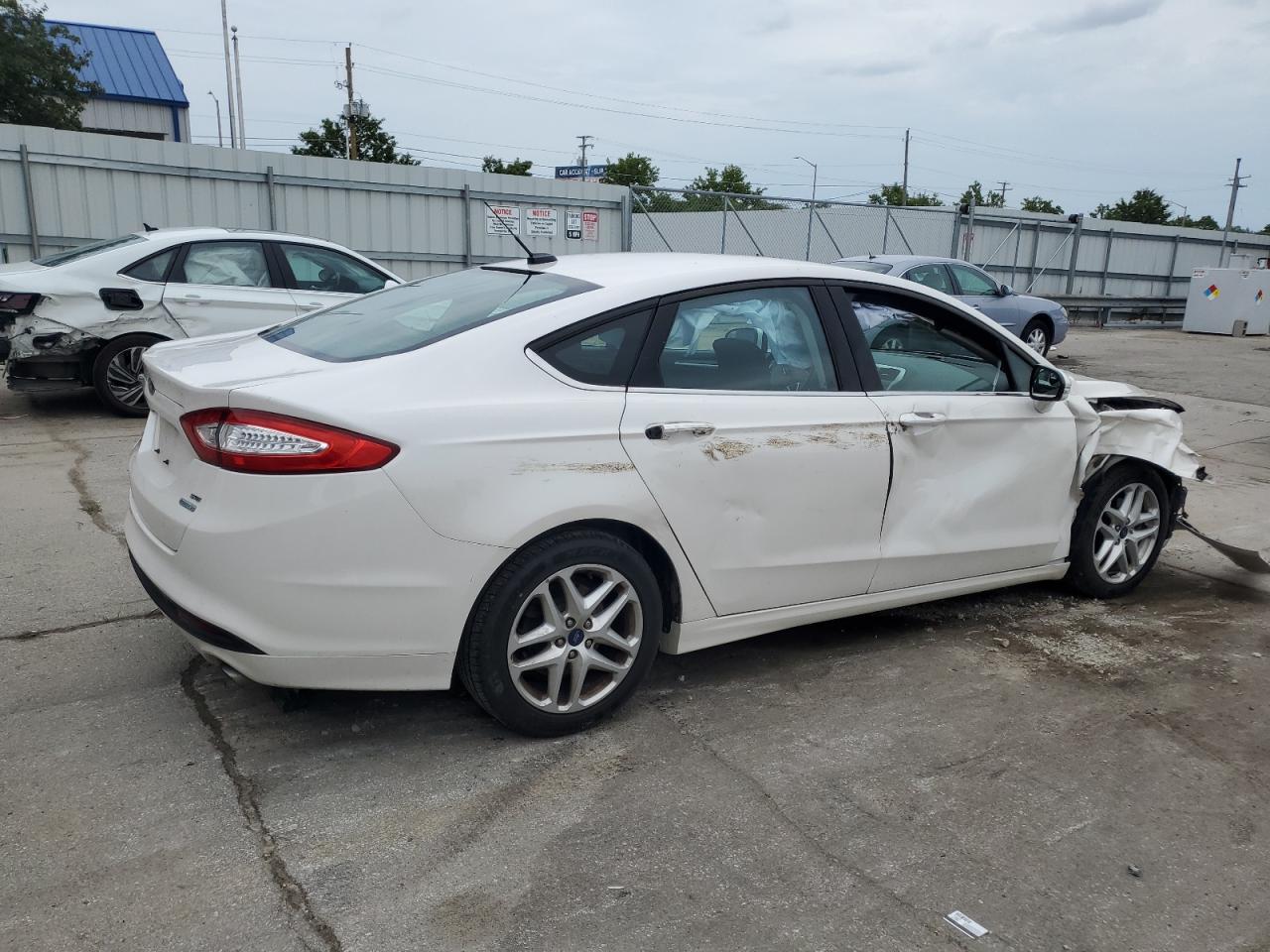 FORD FUSION SE