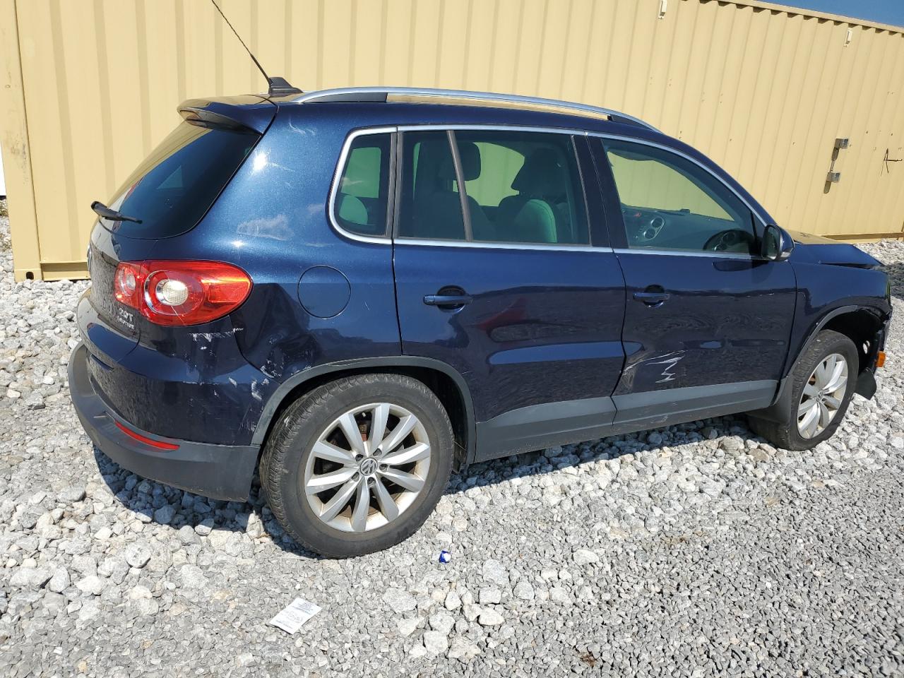 Volkswagen Tiguan s 2011