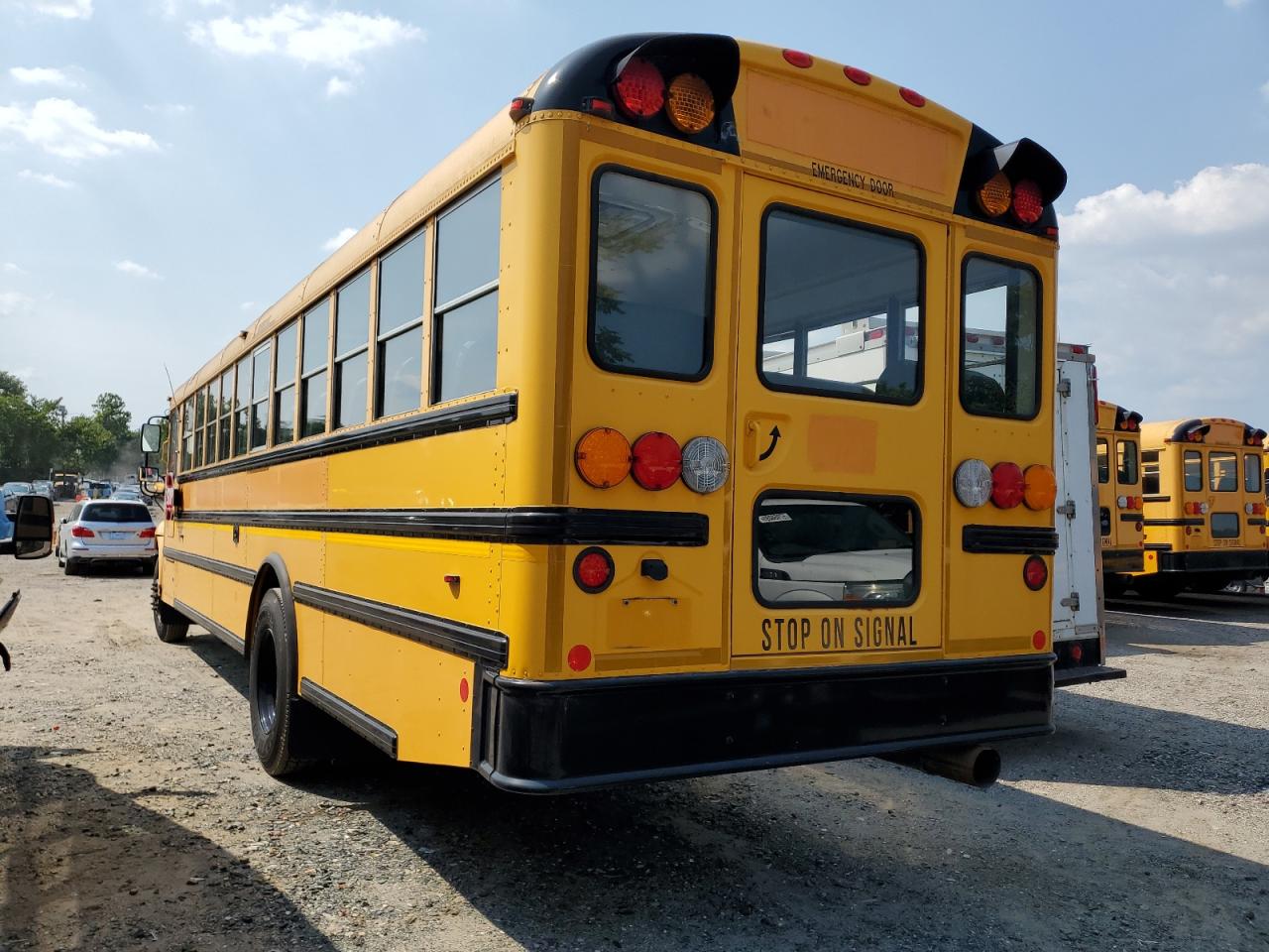 Lot #3208785373 2014 IC CORPORATION 3000 CE