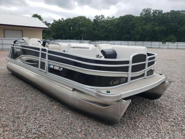 Global Auto Auctions: 2016 WEERES PONTOON 220 CADET CRUISE