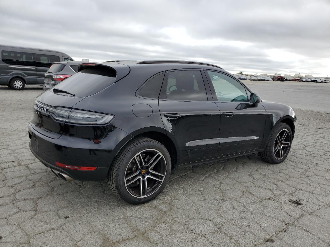PORSCHE MACAN S