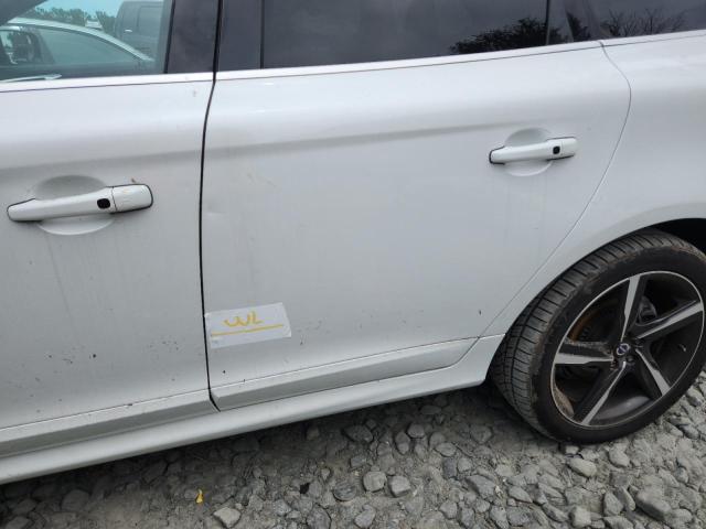 2015 VOLVO XC60 T6 R- YV4902RS4F2726901