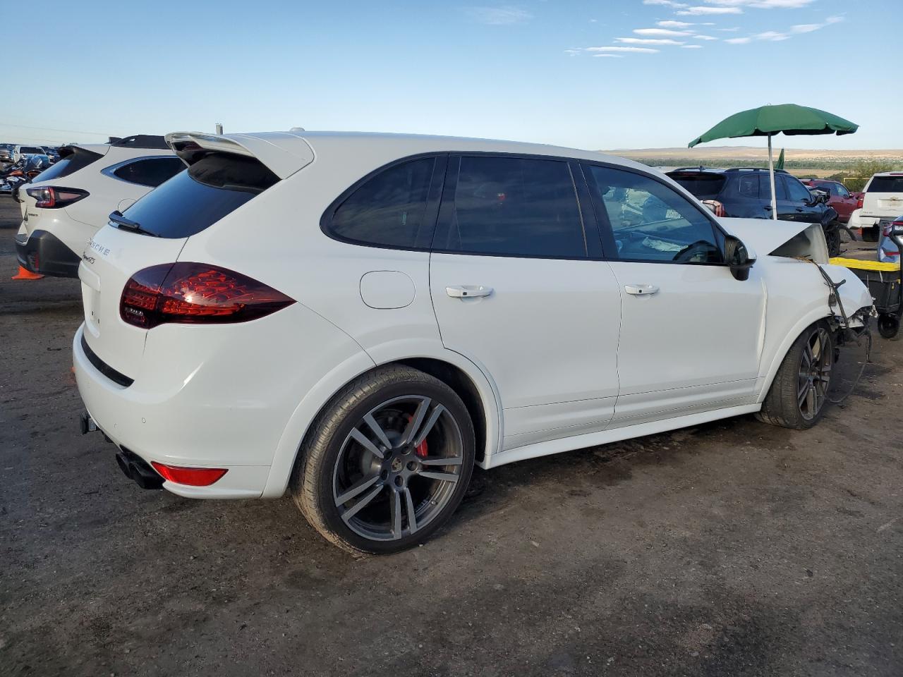 PORSCHE CAYENNE GTS