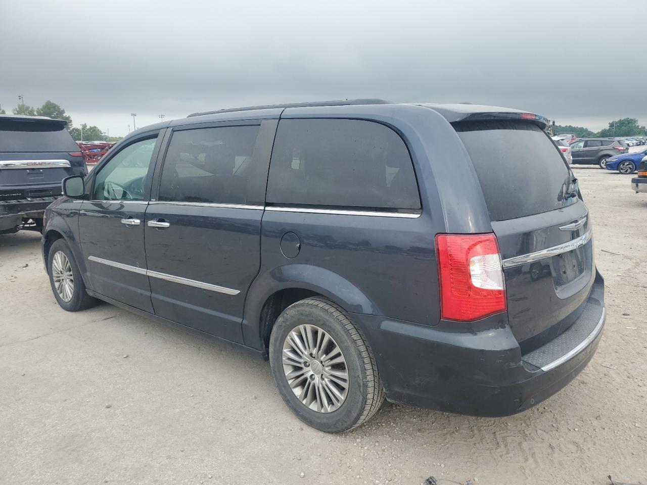 CHRYSLER TOWN & COUNTRY TOURING L