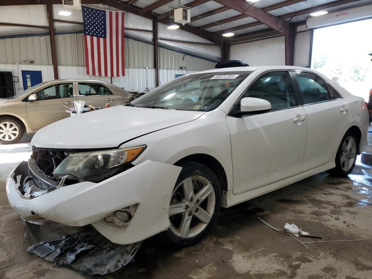 TOYOTA CAMRY BASE