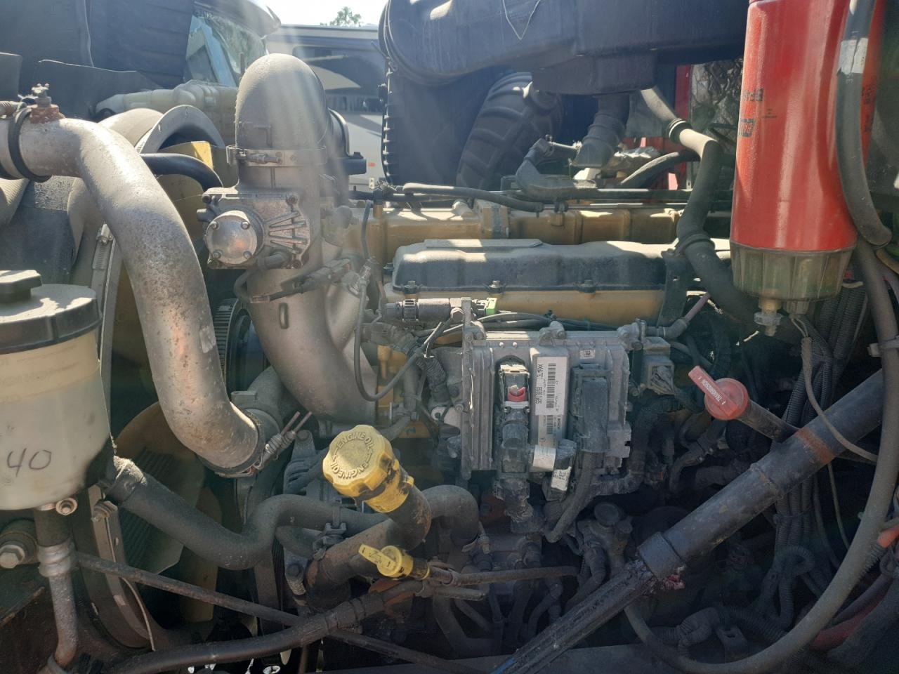 Lot #3221401340 2014 CATERPILLAR CT660