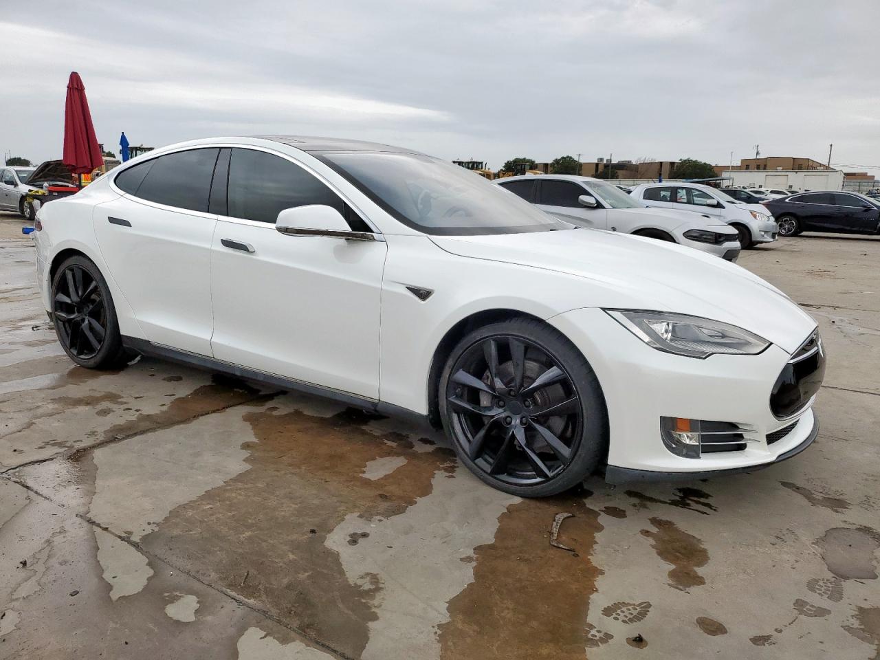 TESLA MODEL S