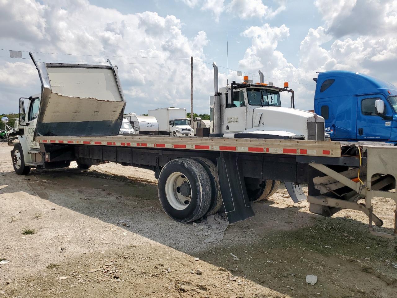 Lot #3291479950 2020 FREIGHTLINER M2 106 MED