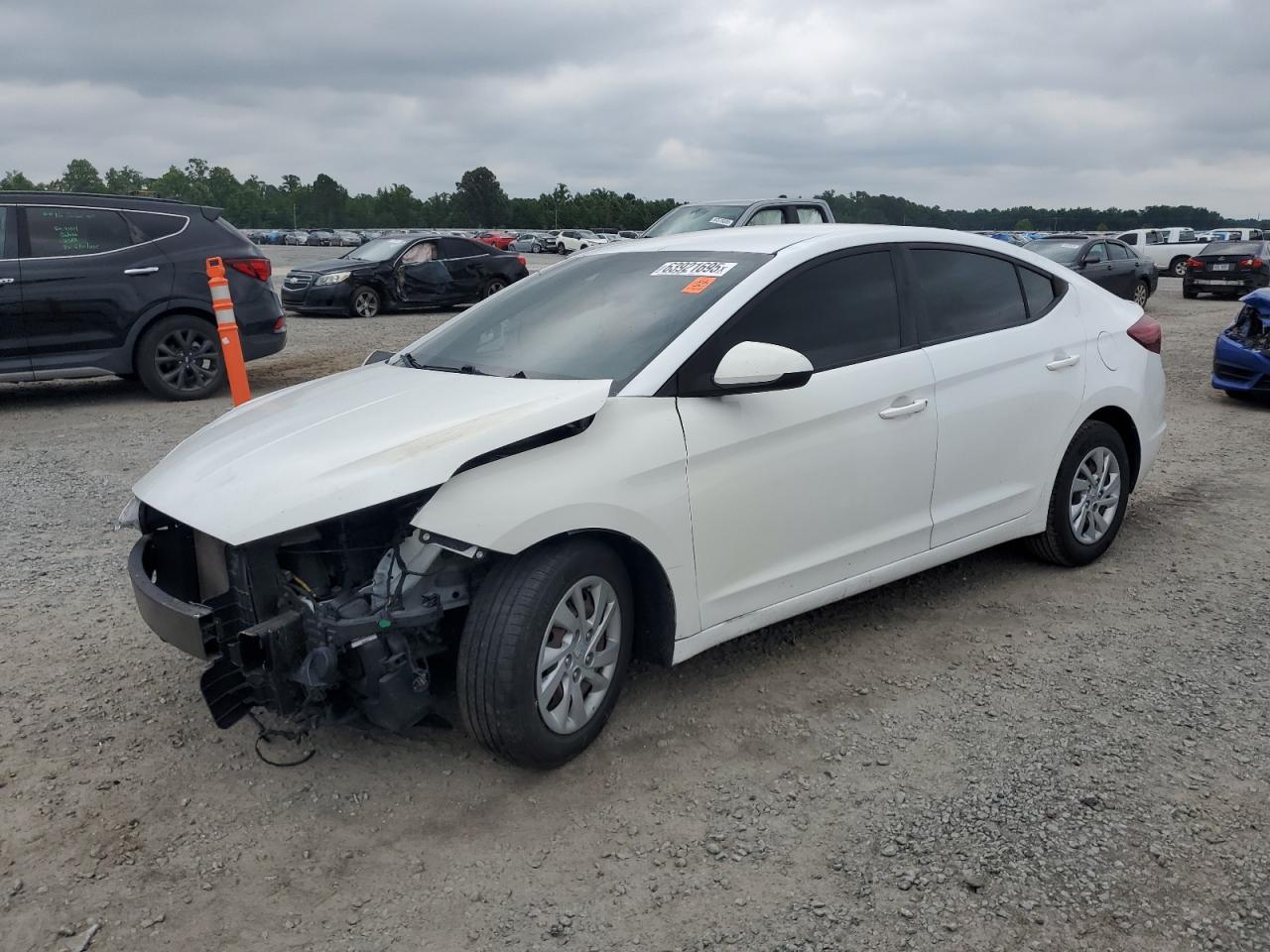 HYUNDAI ELANTRA SE