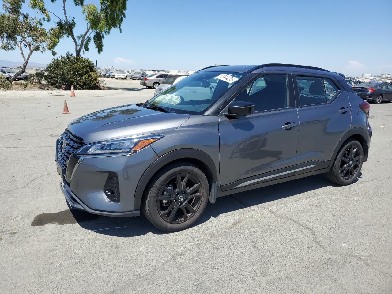 NISSAN KICKS SR