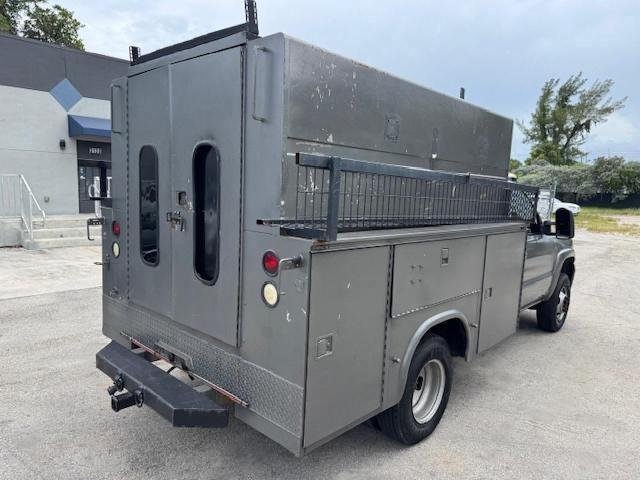 GMC NEW SIERRA 2001 gray  gas 1GDJC34U61E288875 photo #4