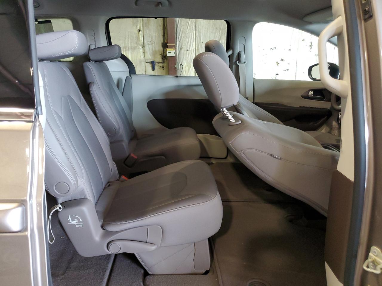 CHRYSLER PACIFICA TOURING L