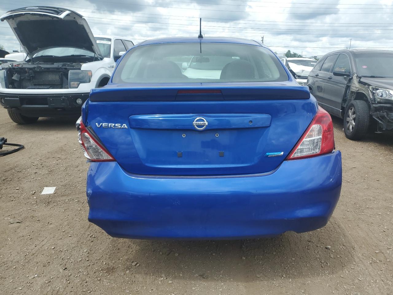 NISSAN VERSA S