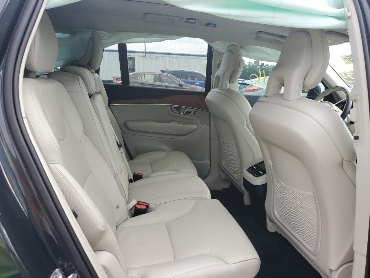 VOLVO XC90 T6 MOMENTUM