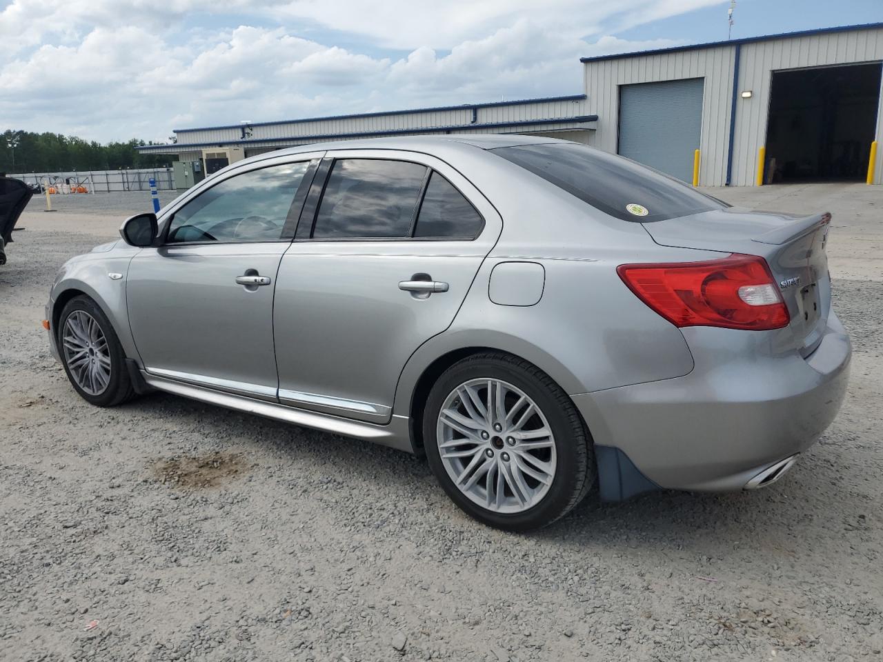 SUZUKI KIZASHI SPORT GTS