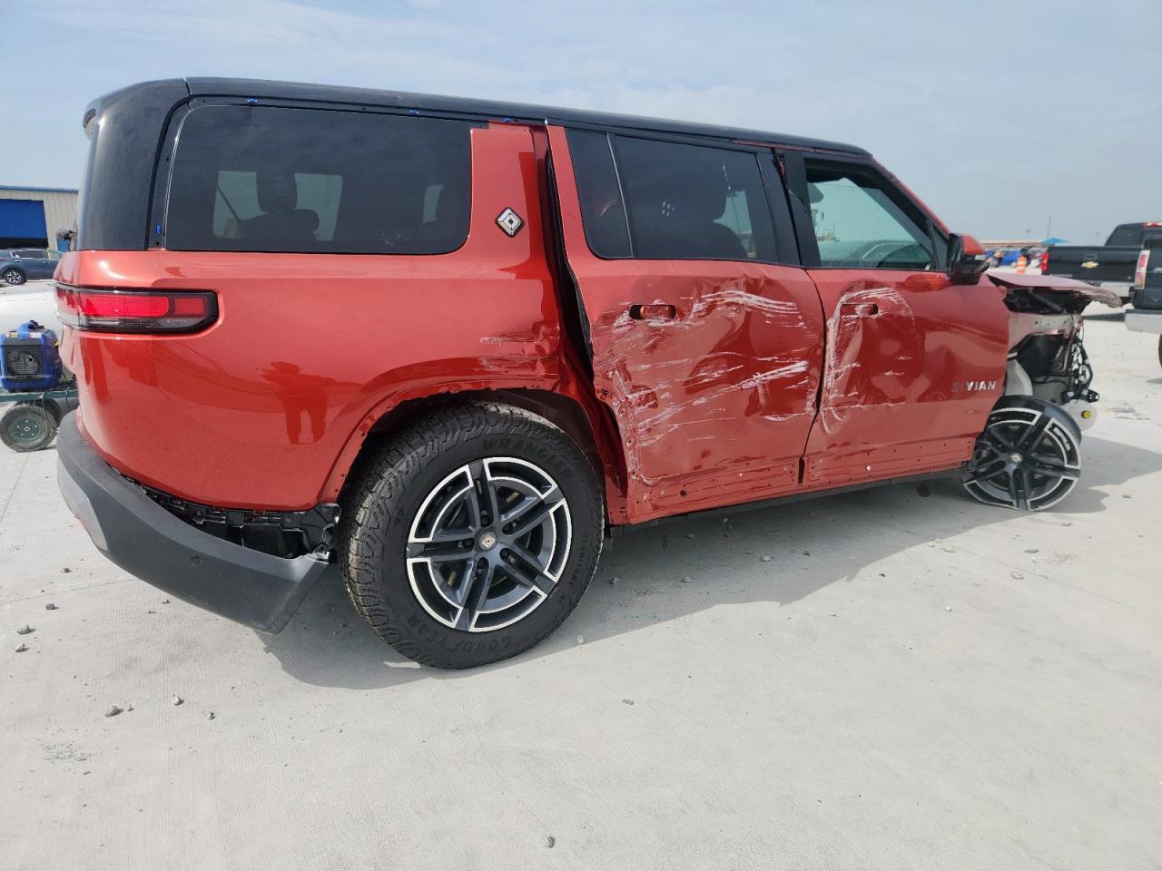 RIVIAN R1S ADVENTURE