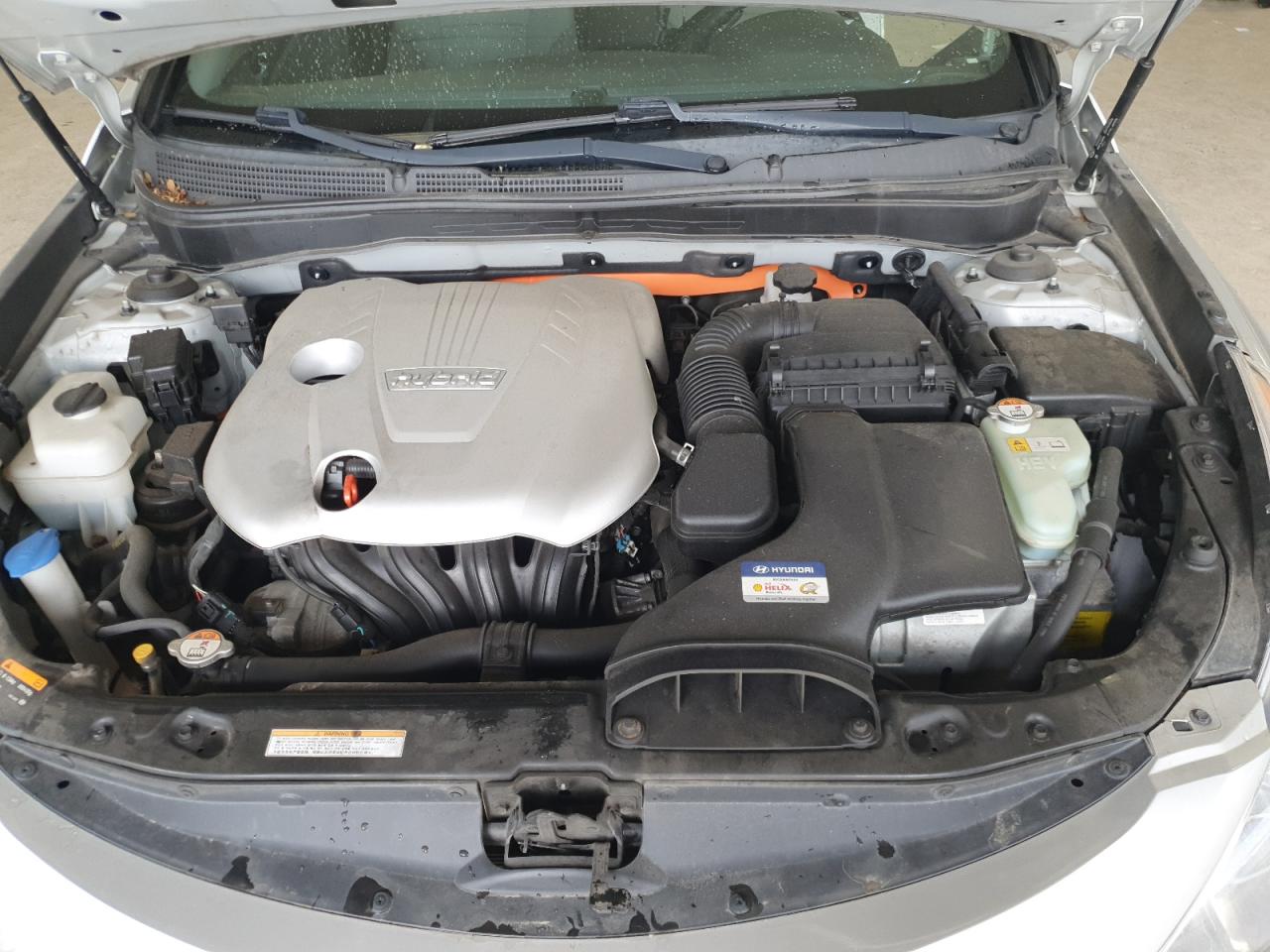 HYUNDAI SONATA HYBRID