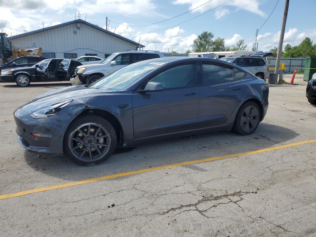 TESLA MODEL 3